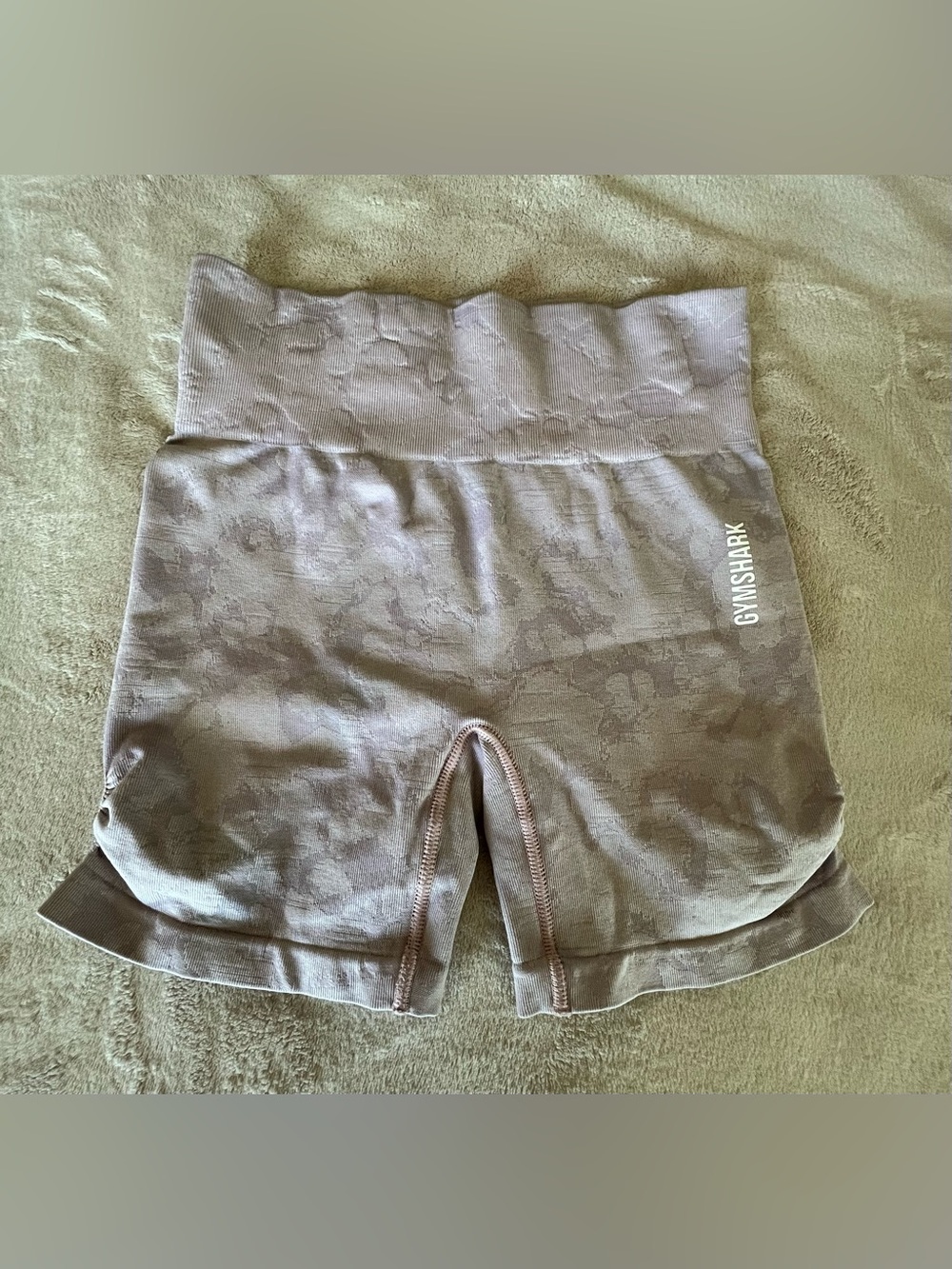 Gymshark Women’s High-Waist Bike Shorts in Blush Pink Camo